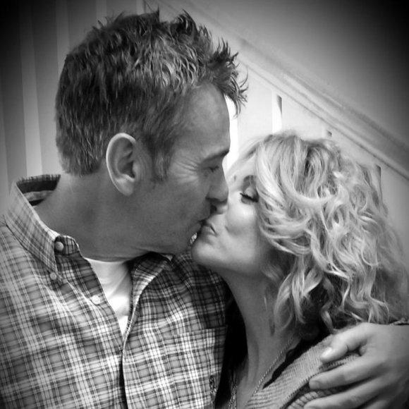 The Love Story of Rachel and Glenn - Picture 2 of 8